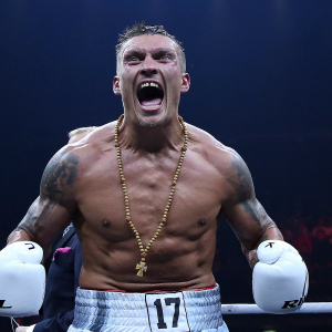 Стал известен заработок Усика за профессиональную карьеру