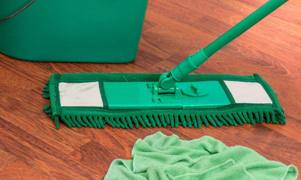 Не мойте пол в эти дни недели: навлечете бедность и болезни